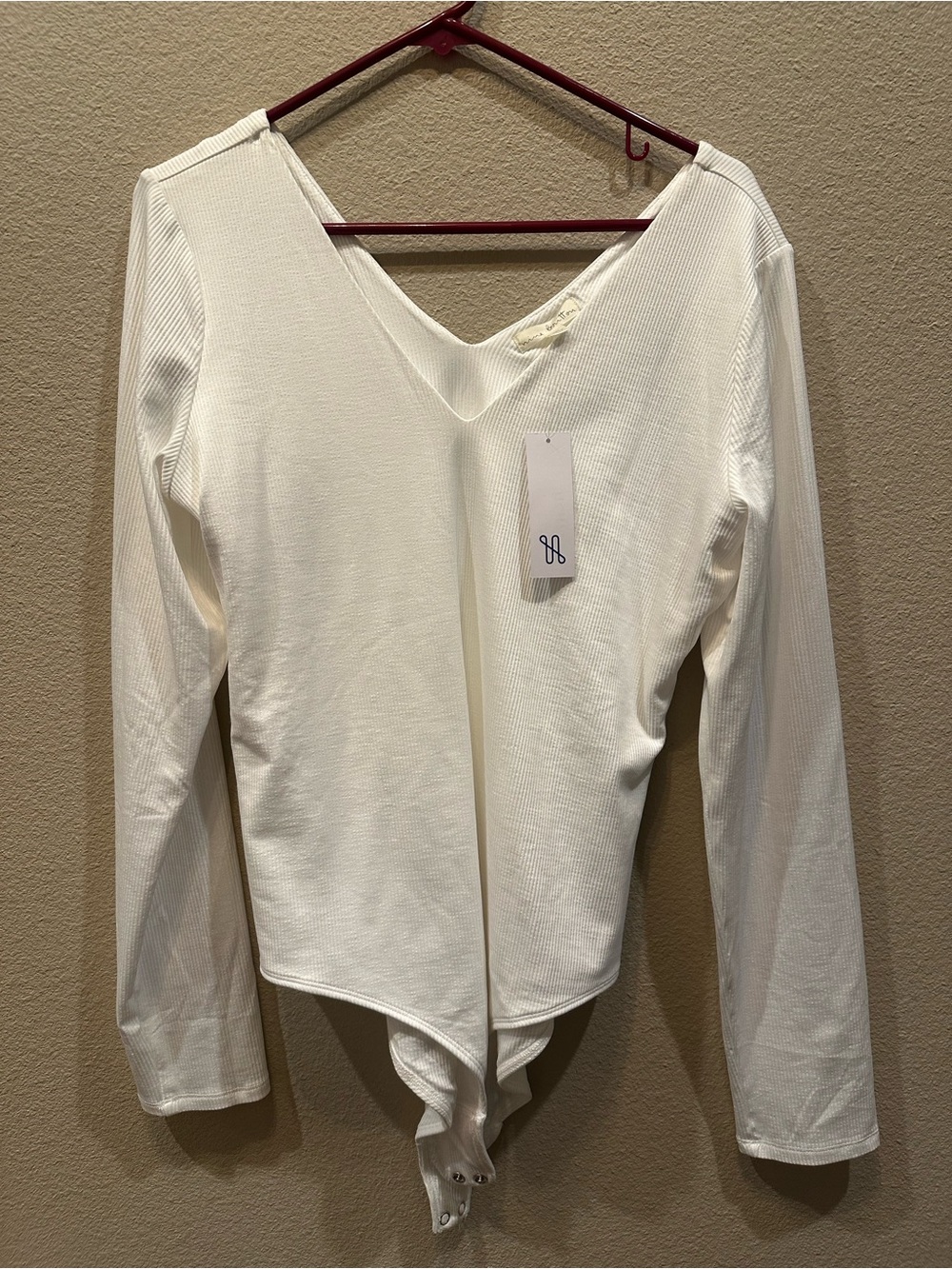 Super Soft Ribbed Bodysuit 🤍 - Picture 5 of 8
